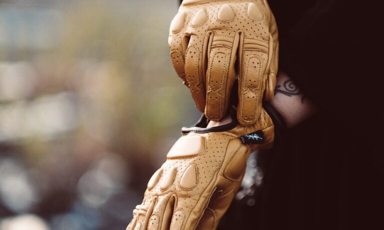 The Evolution of Motorcycling Riding Gloves