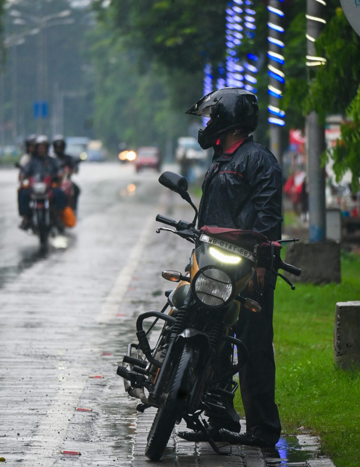 Best Motorcycle Rain Gear  Guide 2025