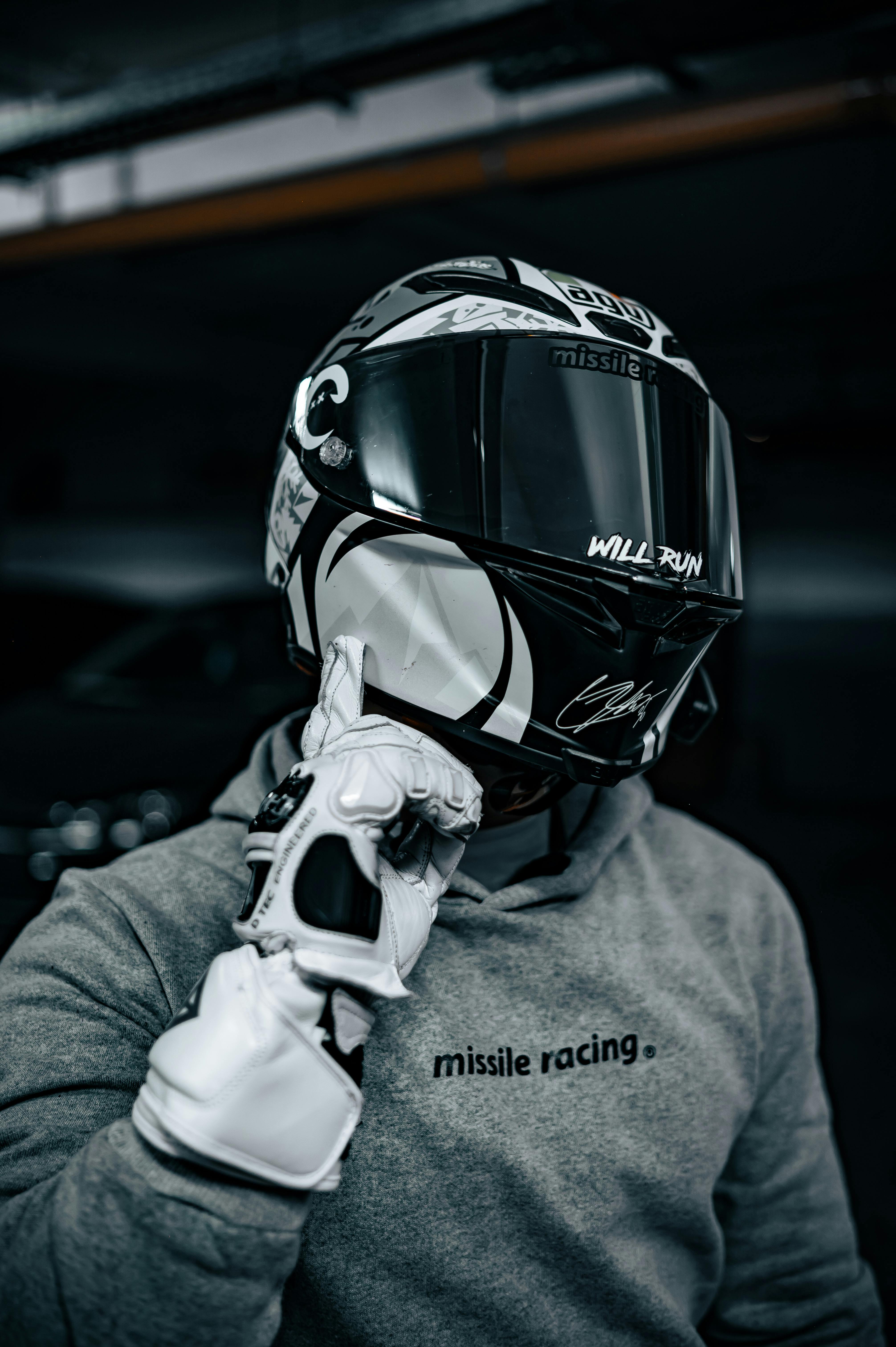 Motorcycle helmet with bluetooth